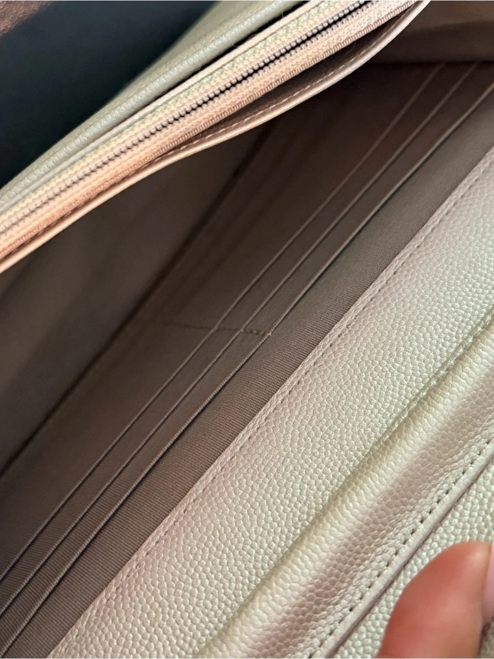CHANEL Silver Caviar Leather Crossbody Wallet with Silver Chain